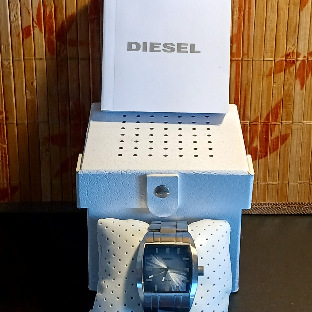 Vntg Diesel Only The Brave Stainless Steel Square Face Watch & Box Papers